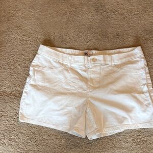 SO Women's Classic White Bermudas